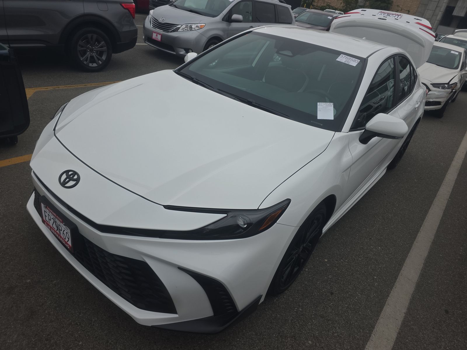 TOYOTA CAMRY - 1