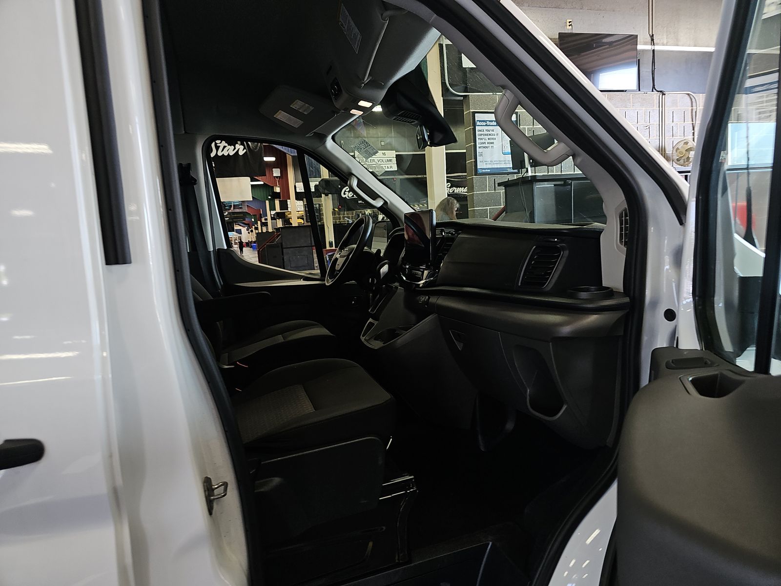 FORD TRANSIT 350 - 9