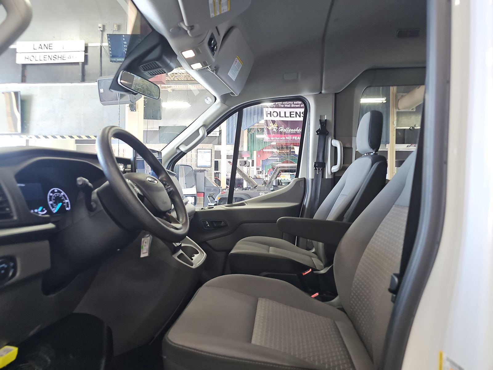 FORD TRANSIT 350 - 8