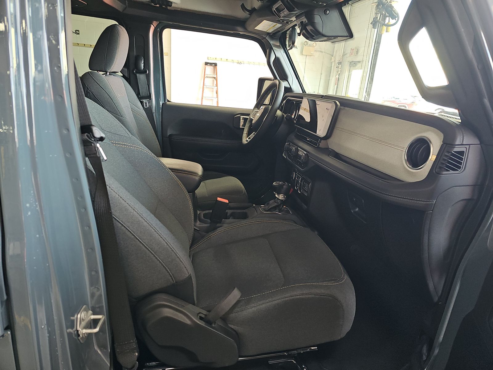 2024 Jeep Wrangler Sahara AWD