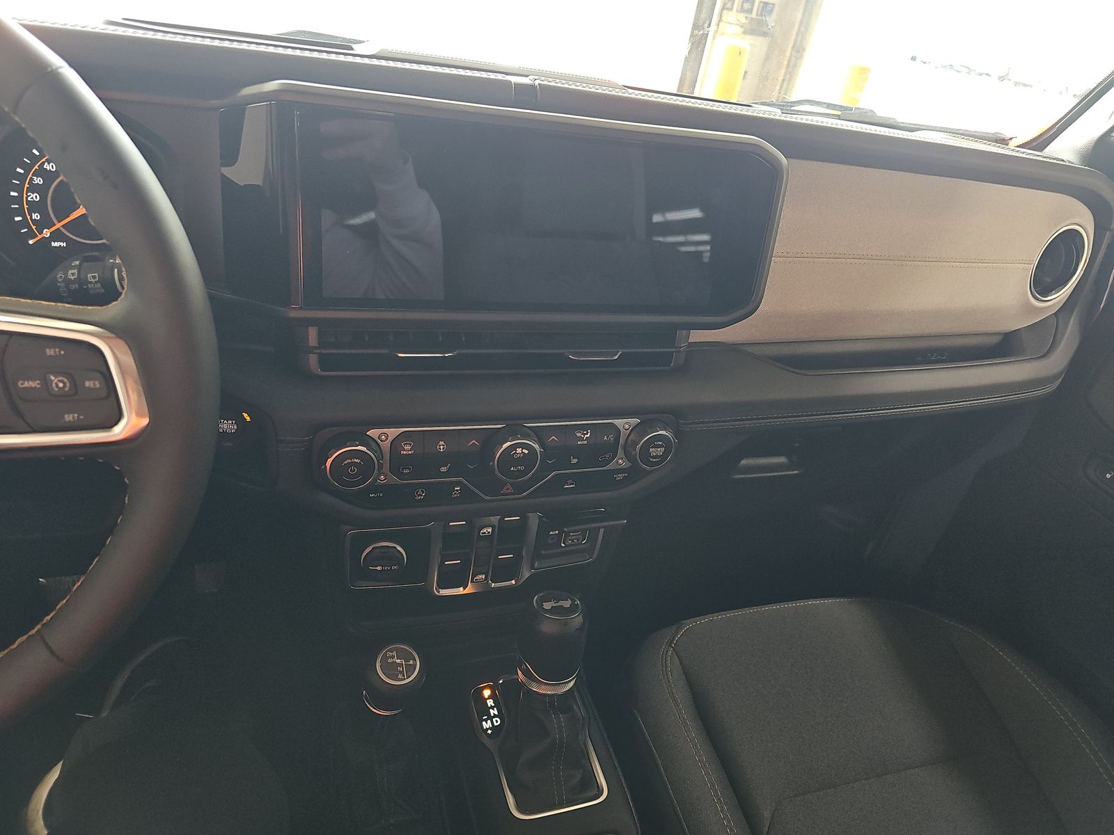 2024 Jeep Wrangler Sahara AWD