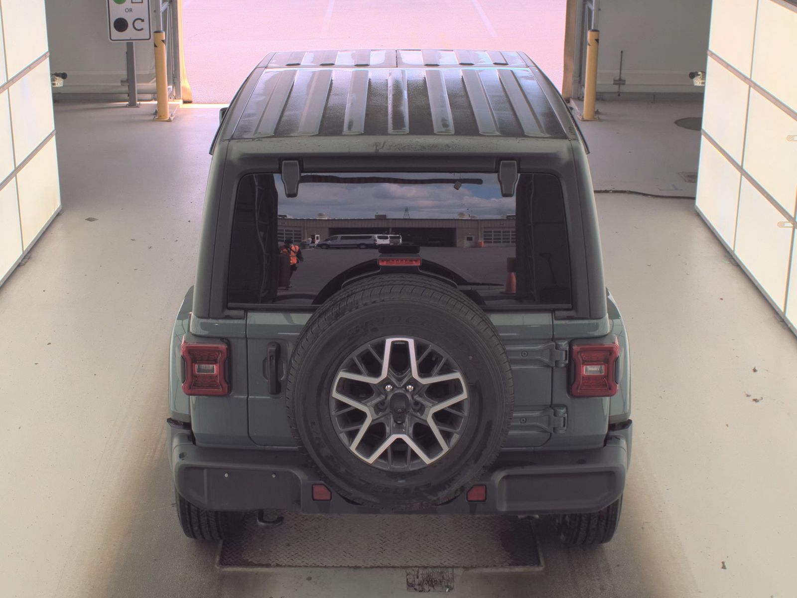 2024 Jeep Wrangler Sahara AWD