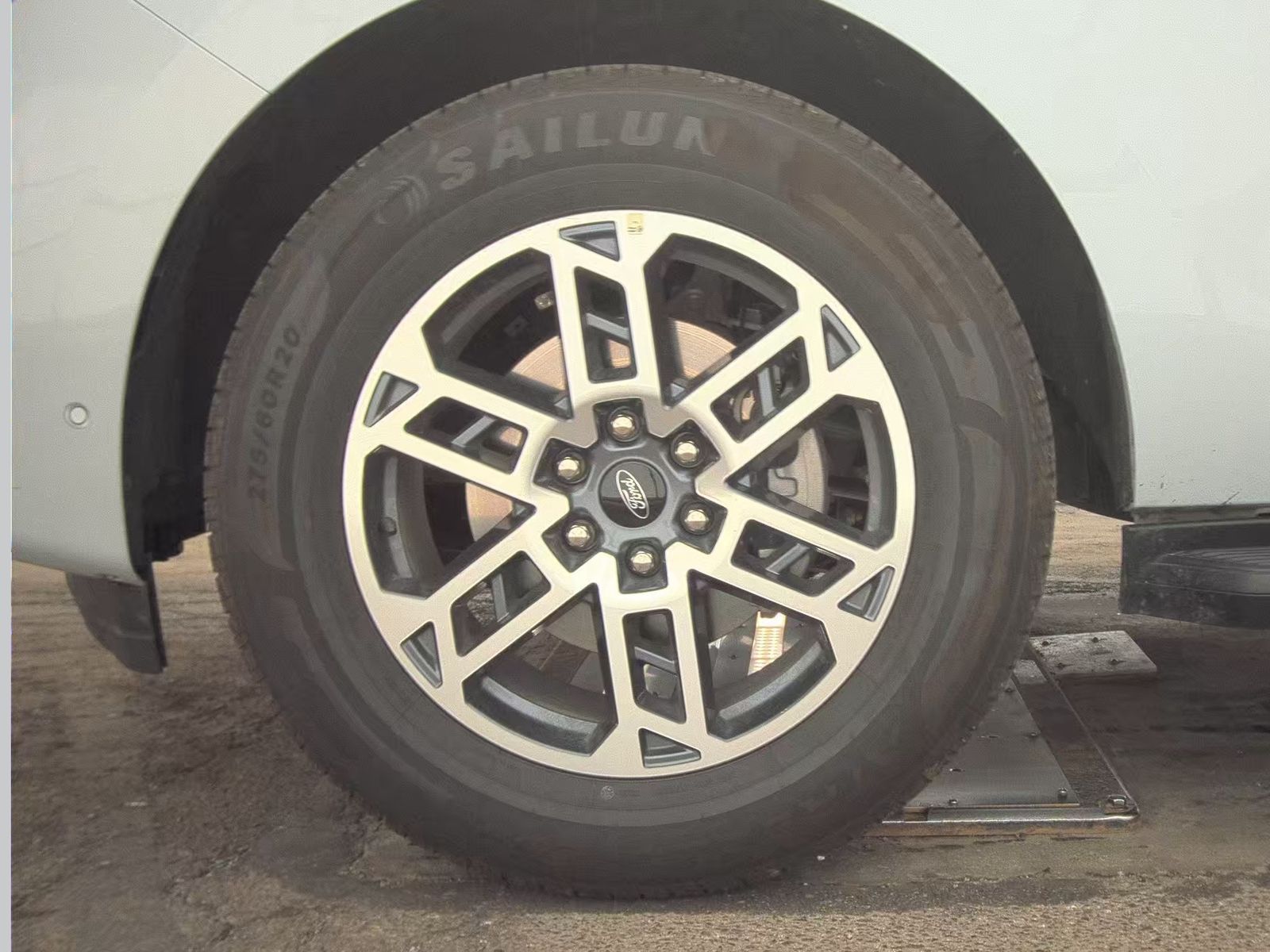 FORD EXPEDITION - 10