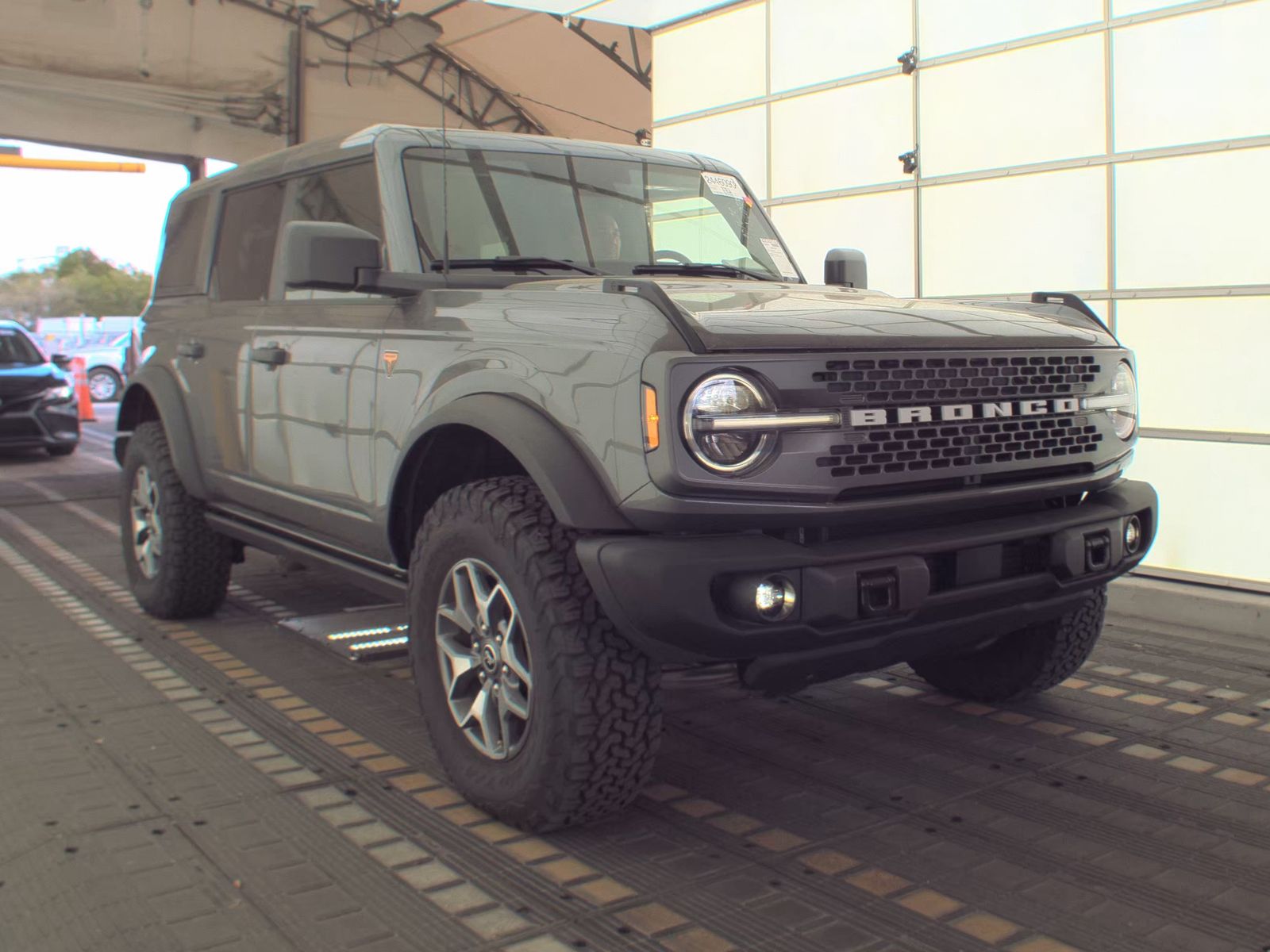 FORD BRONCO - 4