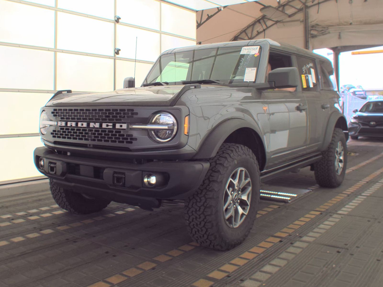 FORD BRONCO - 1