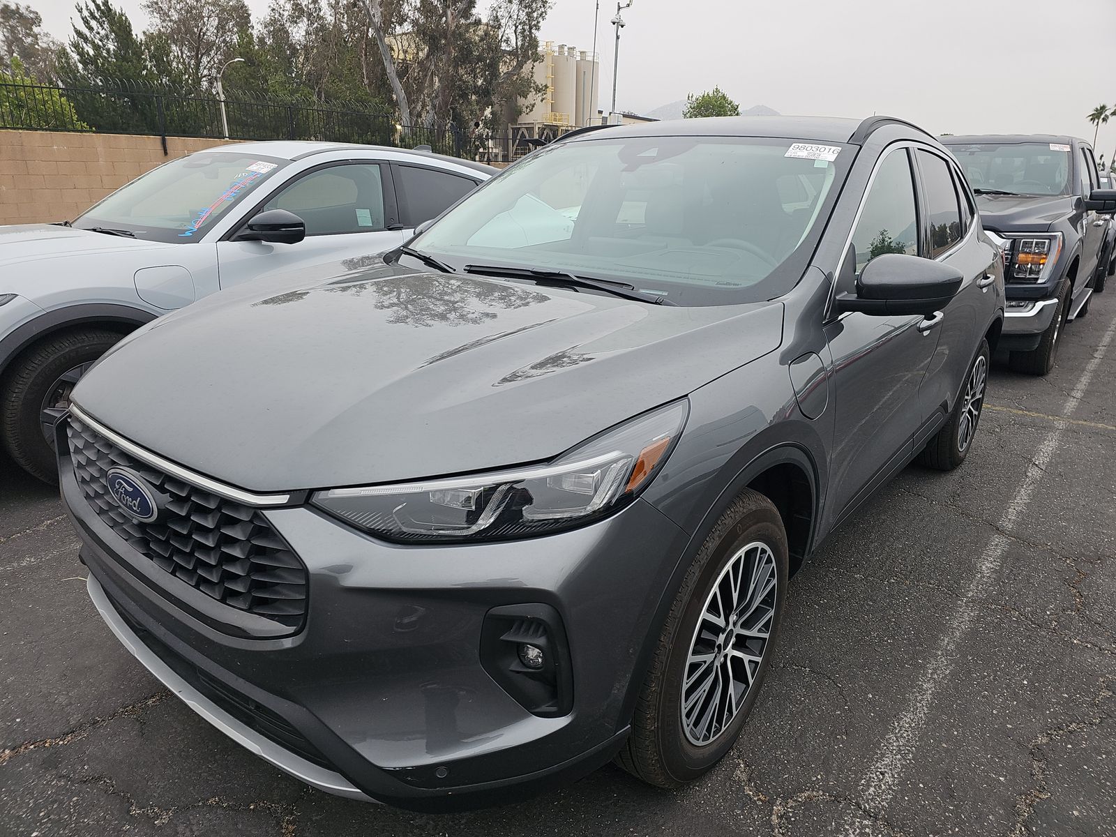 FORD ESCAPE - 1