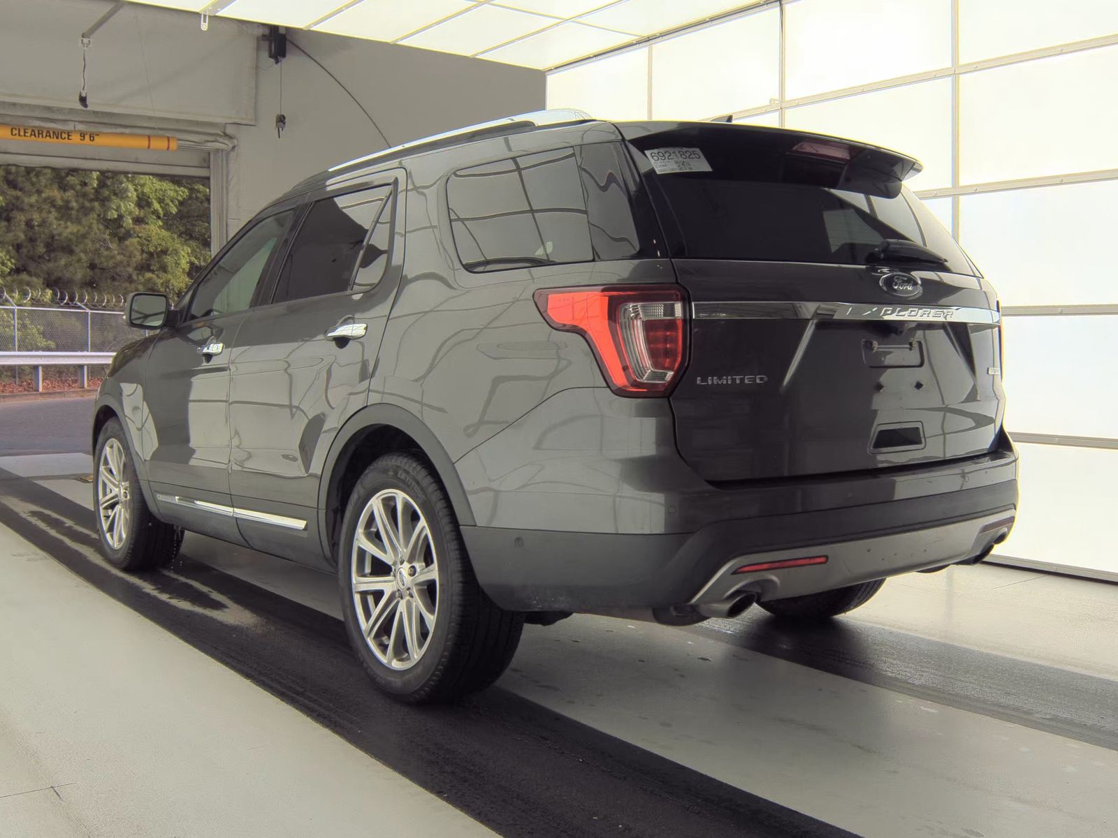 FORD EXPLORER - 7
