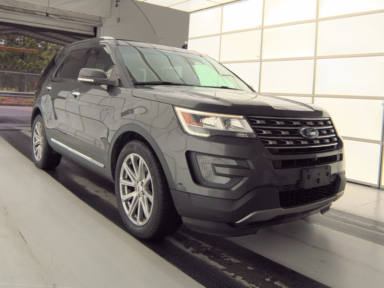 FORD EXPLORER - 4