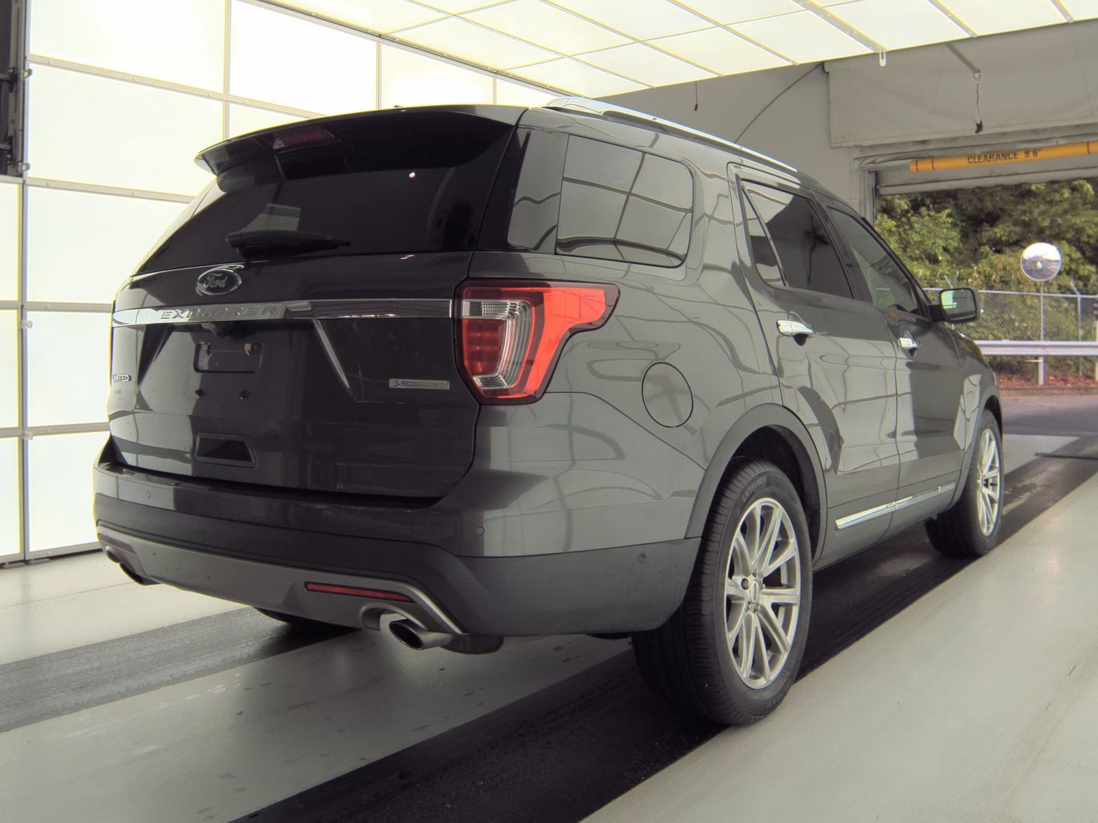 FORD EXPLORER - 5