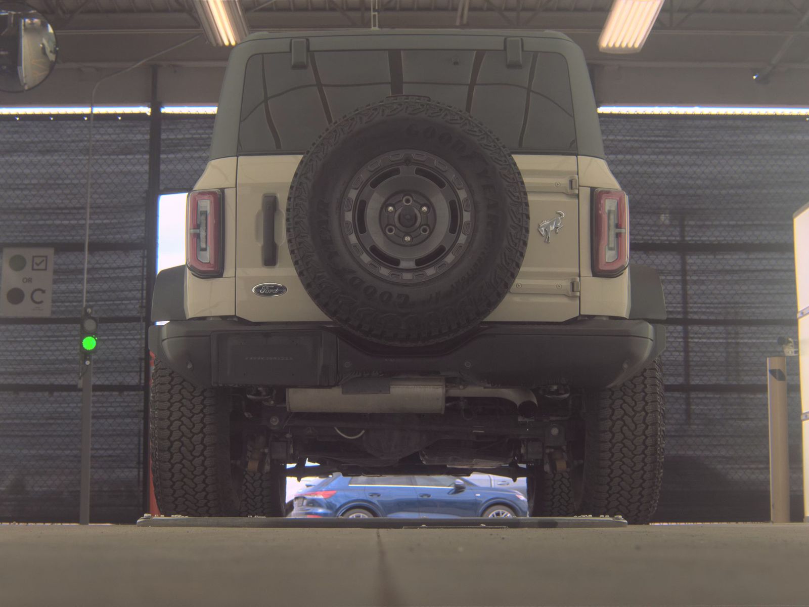FORD BRONCO - 8