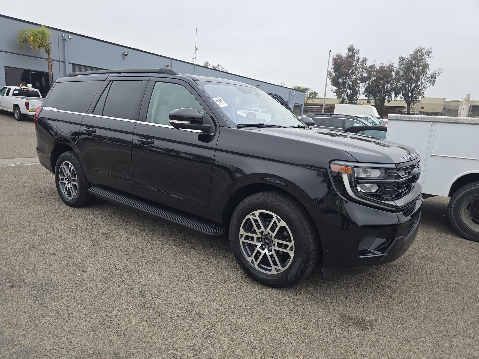 FORD EXPEDITION MAX - 4