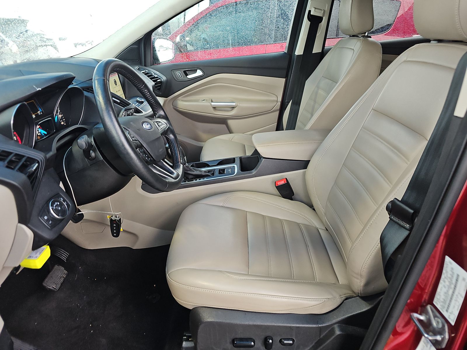 FORD ESCAPE - 8