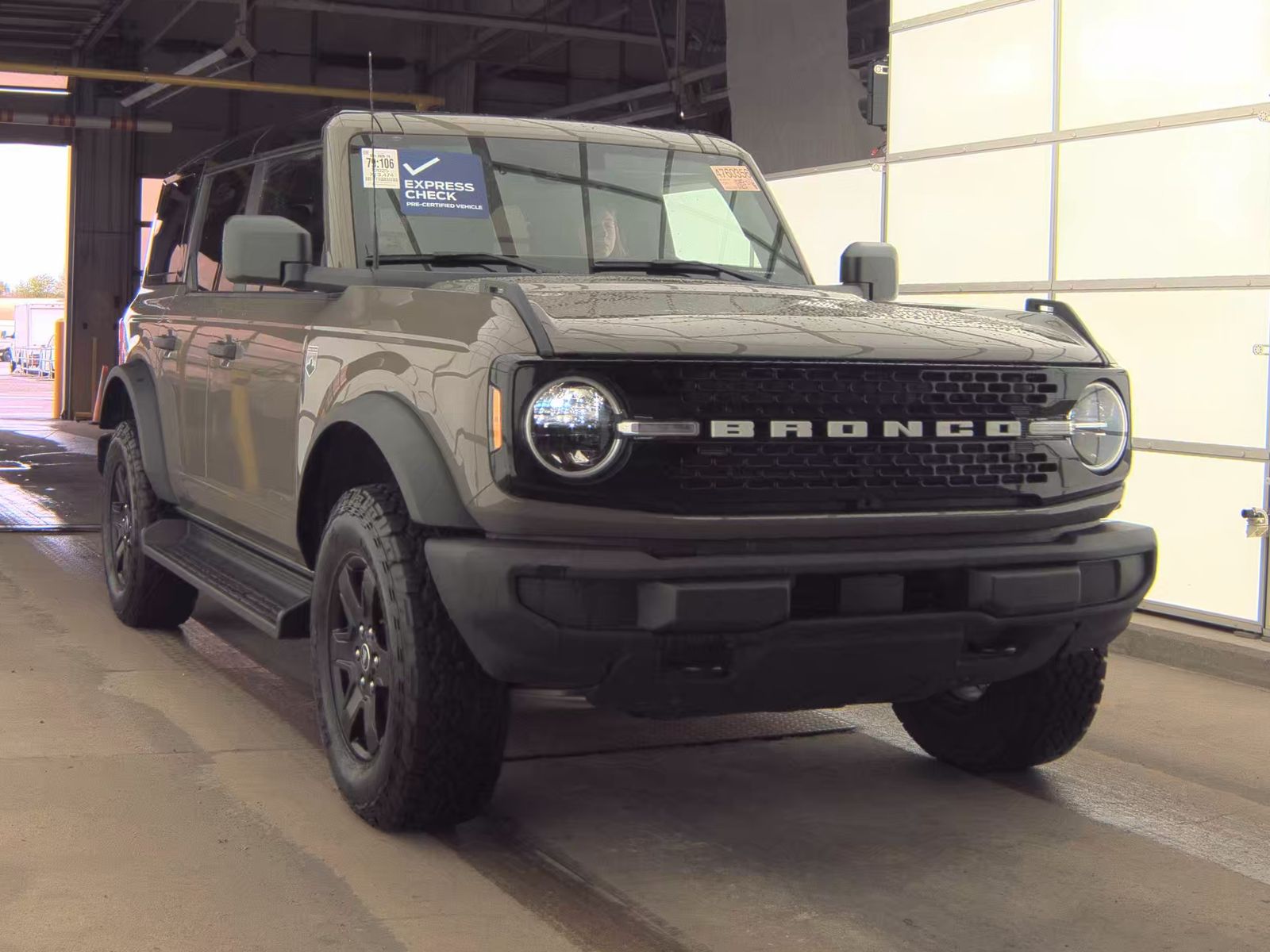 FORD BRONCO - 5