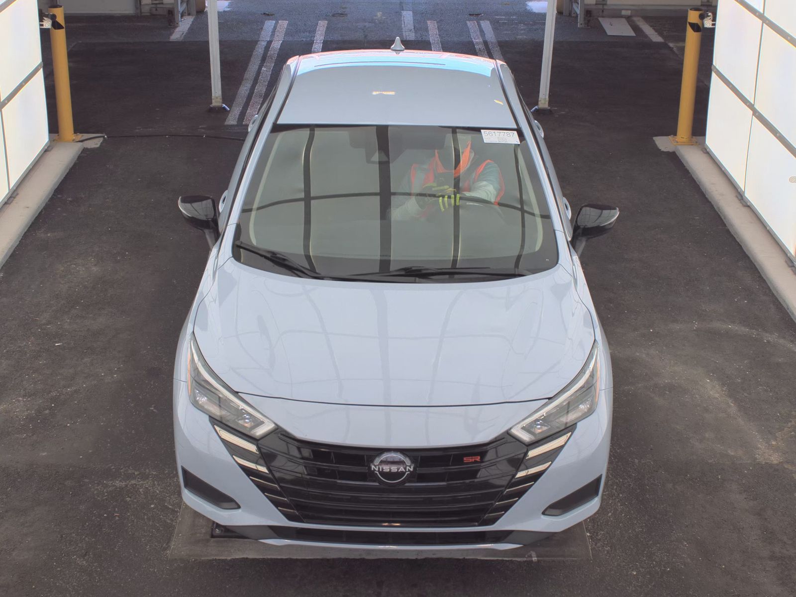NISSAN VERSA - 3