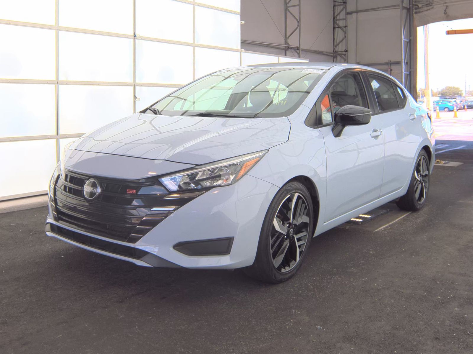 NISSAN VERSA - 1