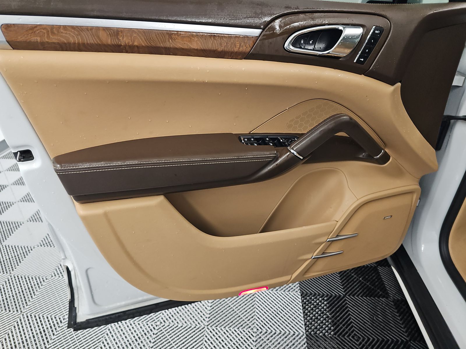 PORSCHE CAYENNE - 10