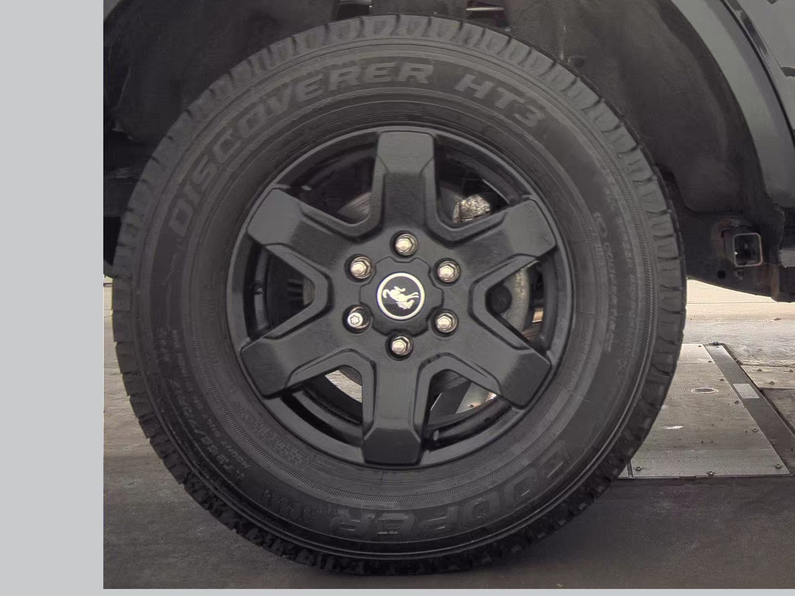 FORD BRONCO - 10