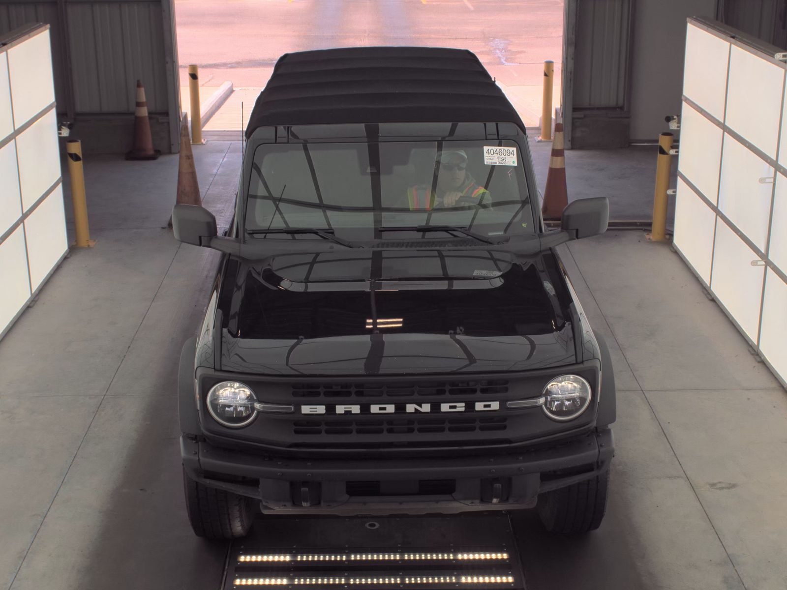 FORD BRONCO - 3