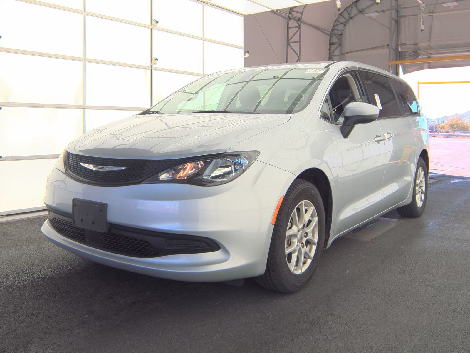 CHRYSLER VOYAGER - 1