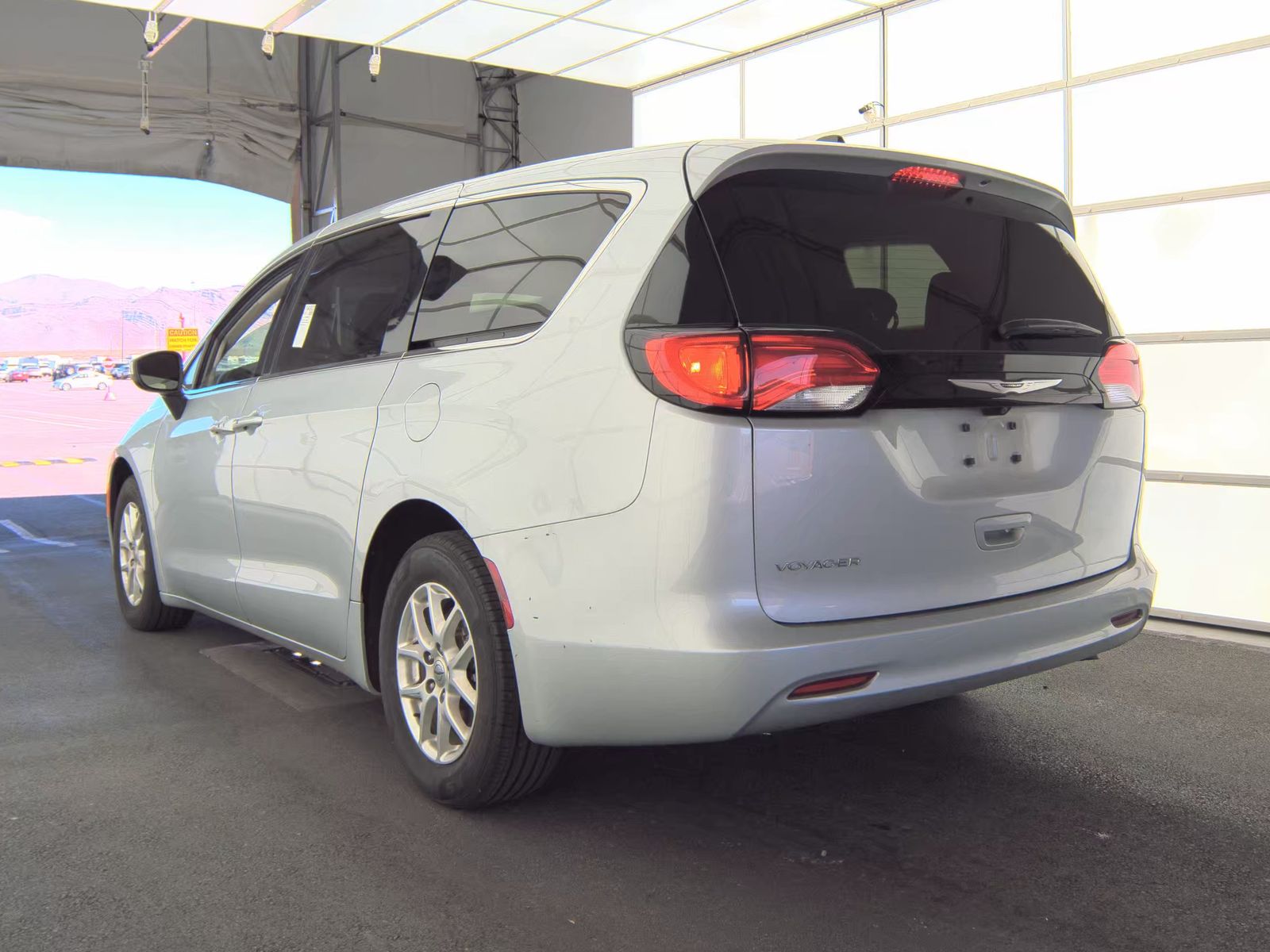 CHRYSLER VOYAGER - 7
