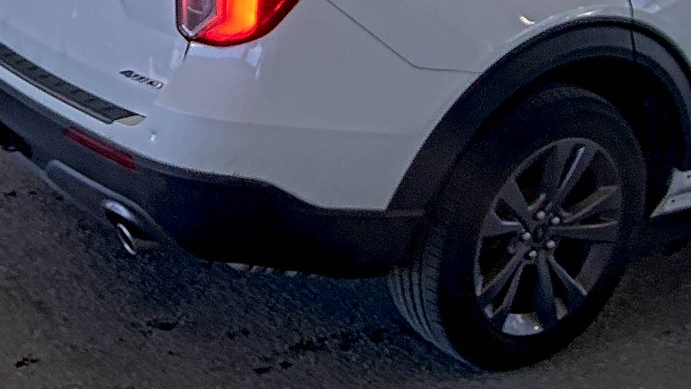 FORD EXPLORER - 10