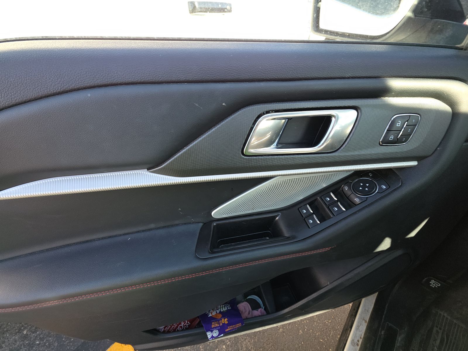 FORD EXPLORER - 10