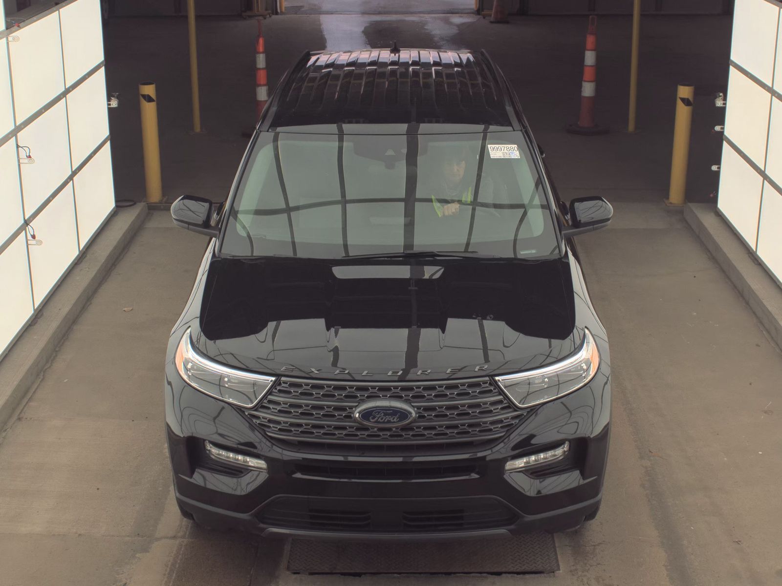 FORD EXPLORER - 3