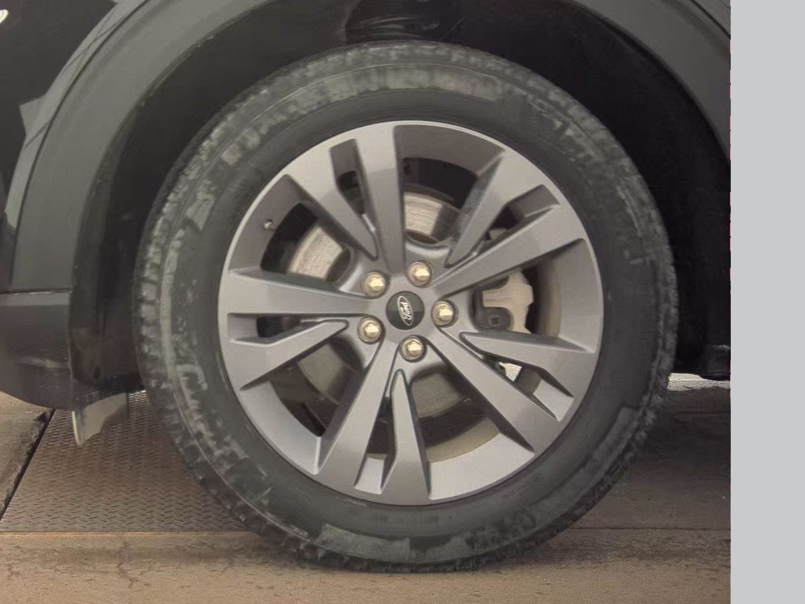 FORD EXPLORER - 10