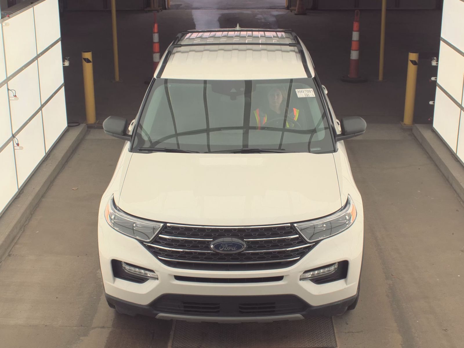 FORD EXPLORER - 3