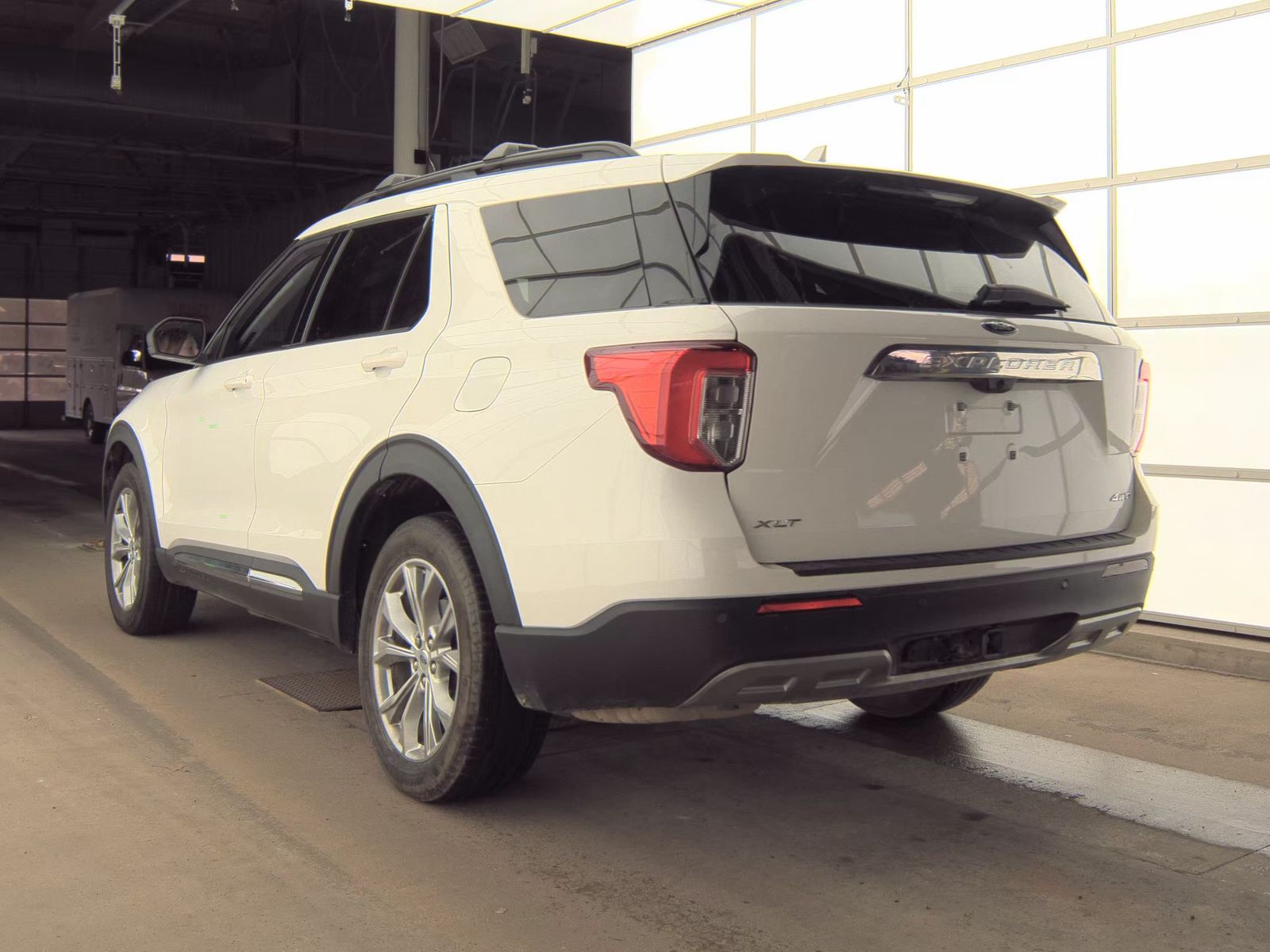 FORD EXPLORER - 9