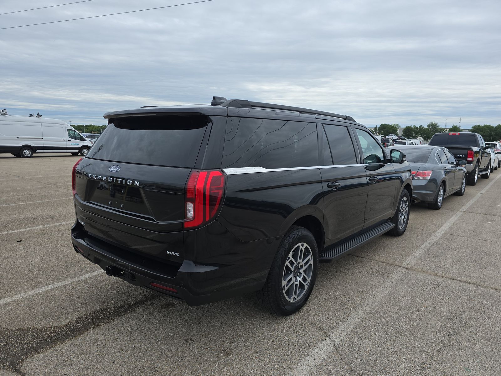 FORD EXPEDITION MAX - 5