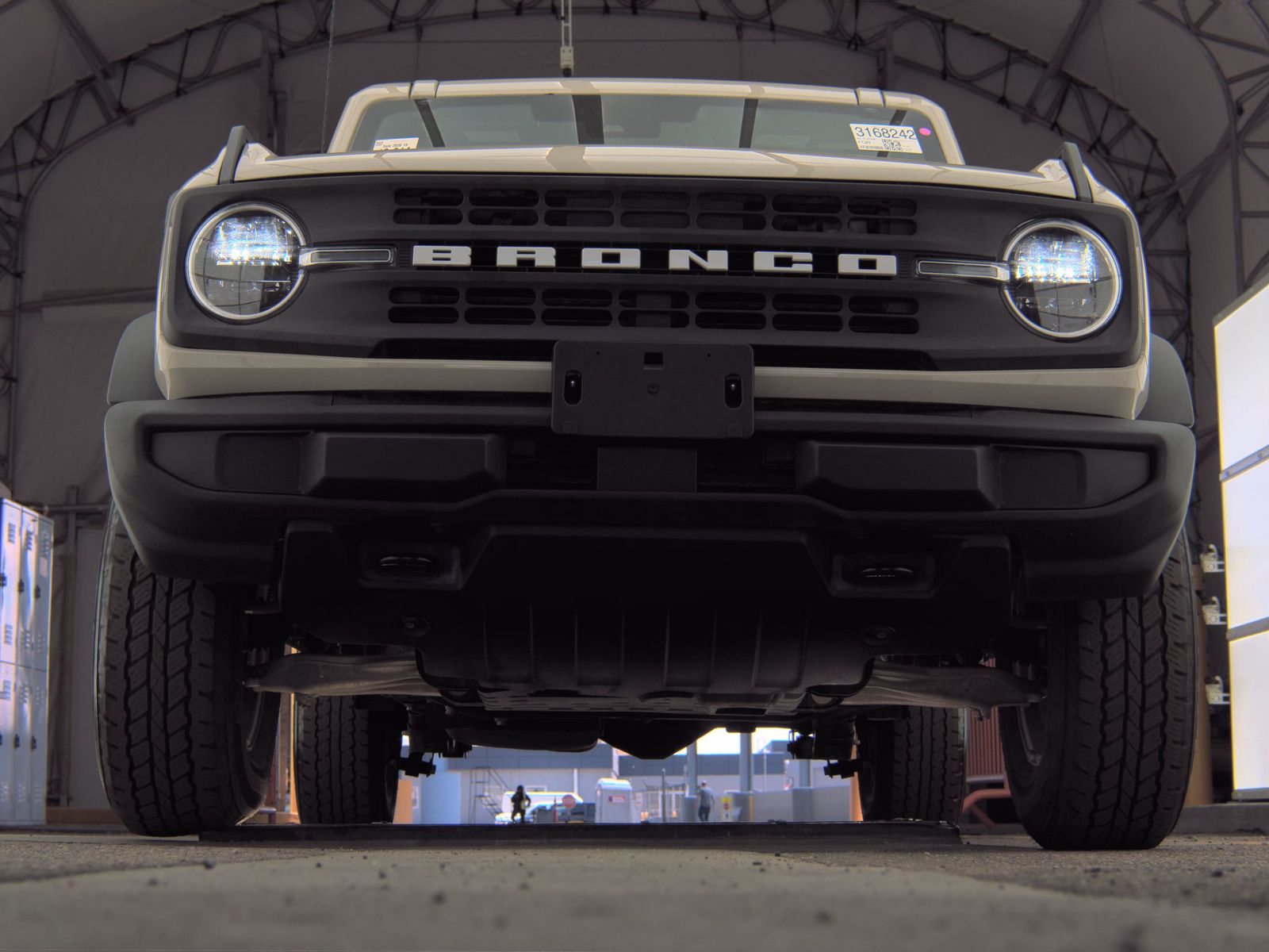FORD BRONCO - 4