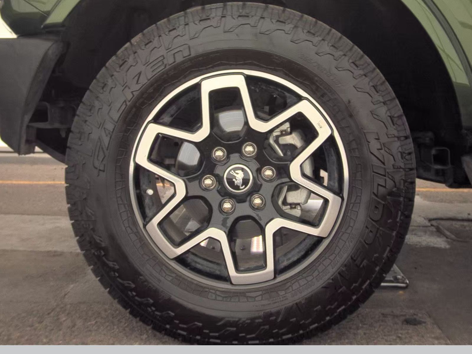 FORD BRONCO - 10