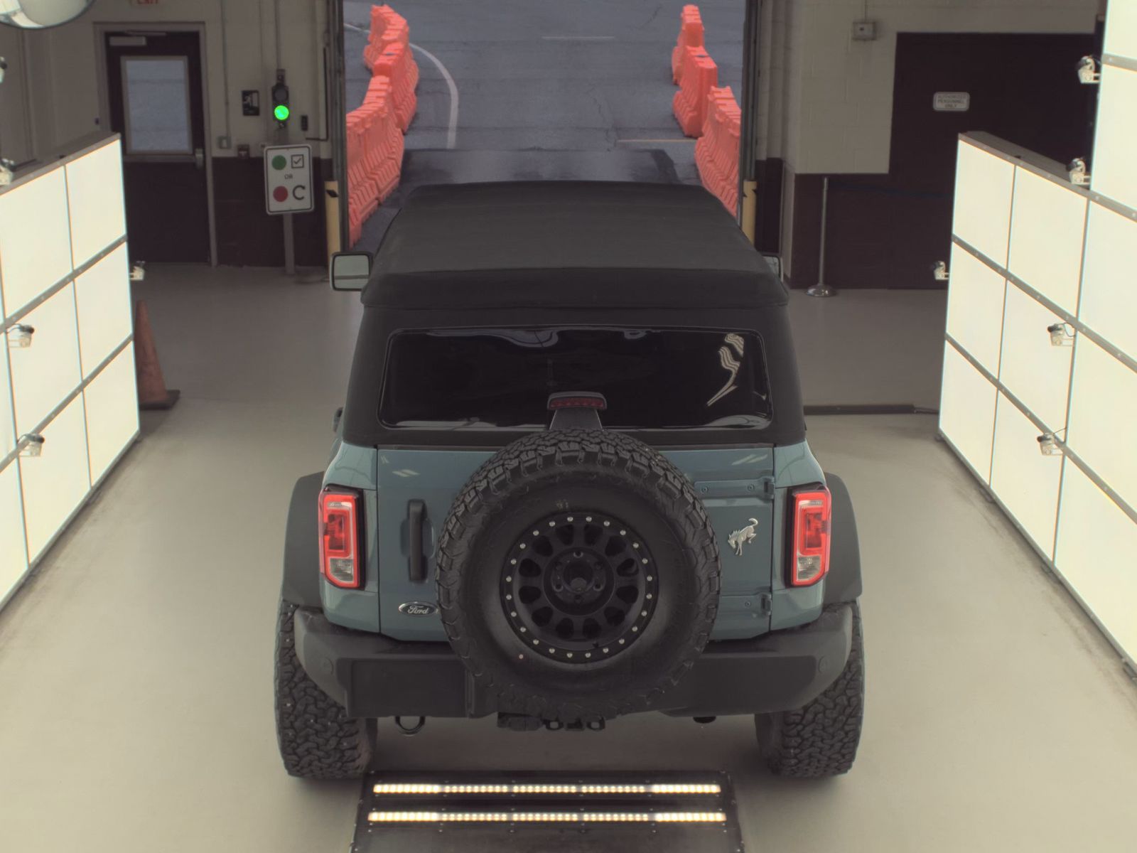 FORD BRONCO - 6