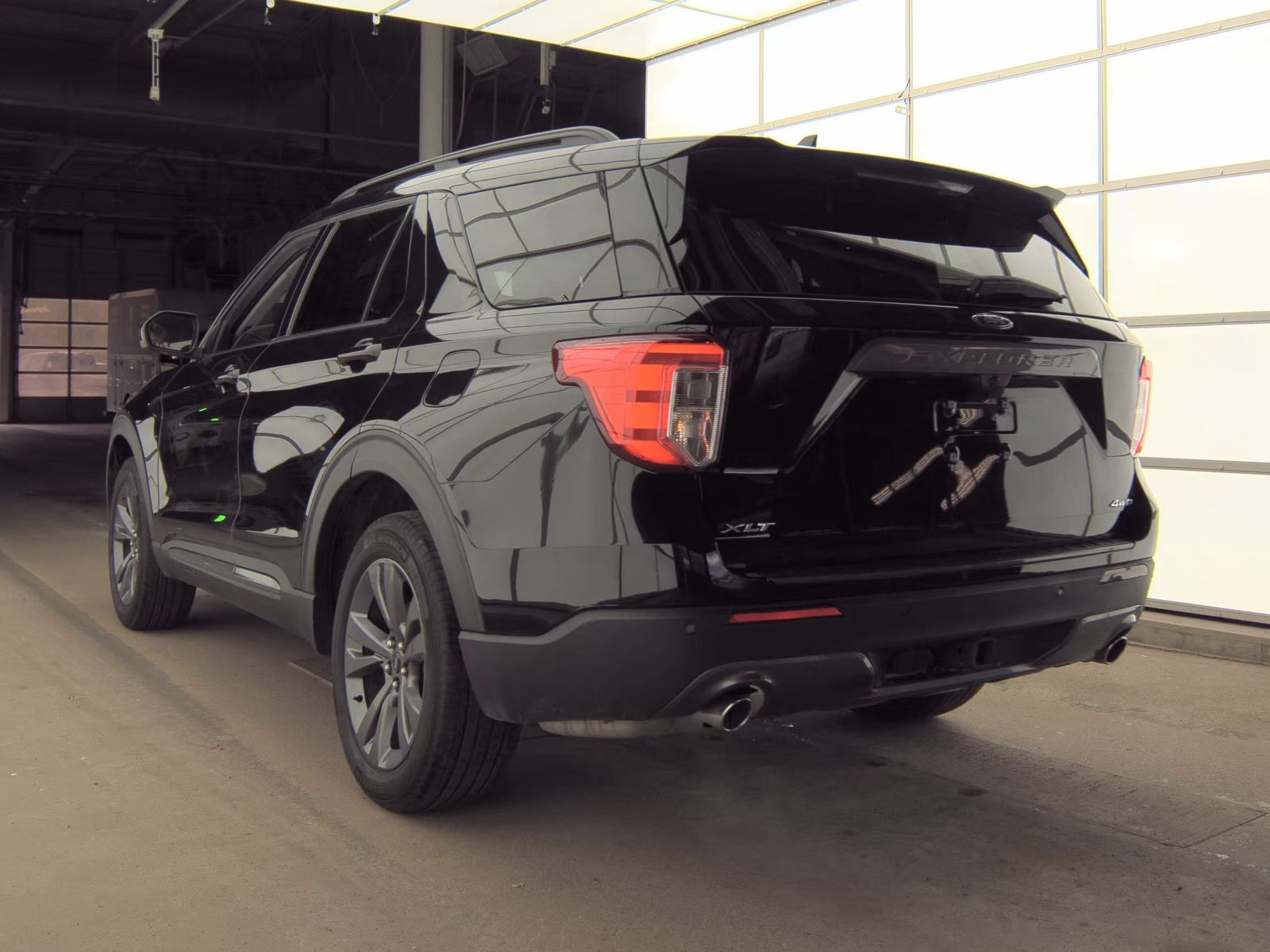 FORD EXPLORER - 9