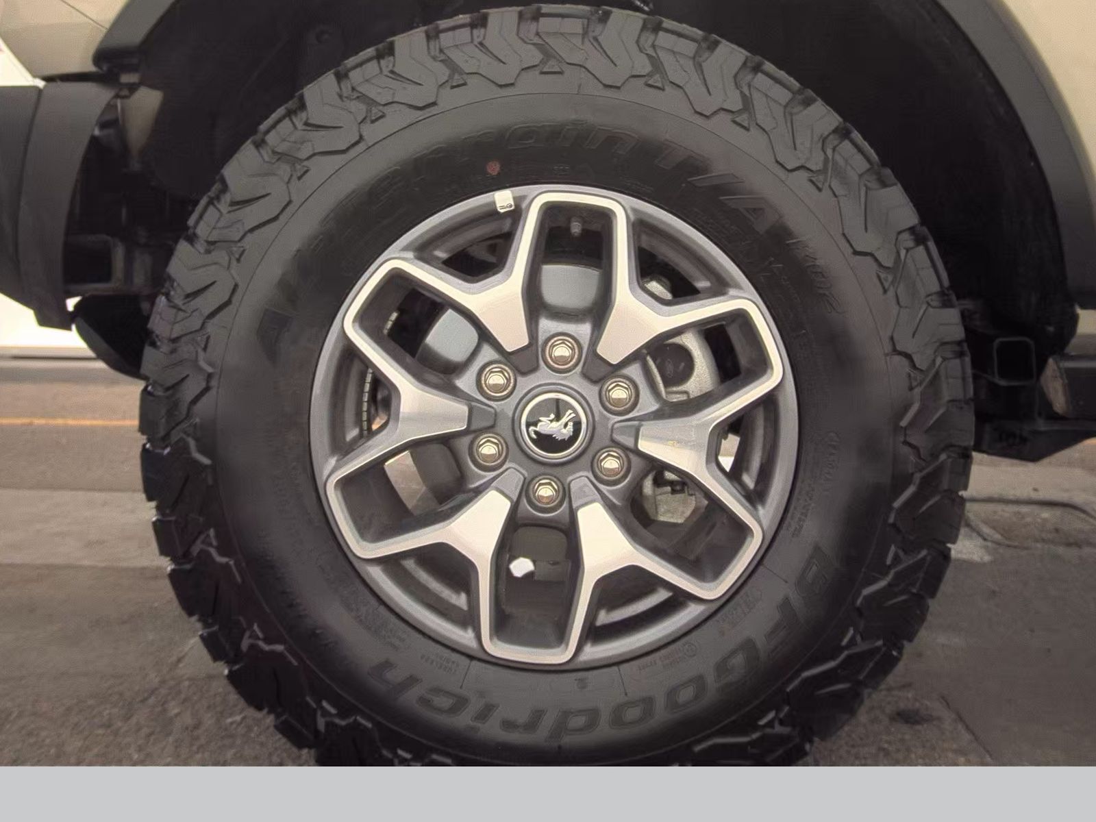 FORD BRONCO - 10