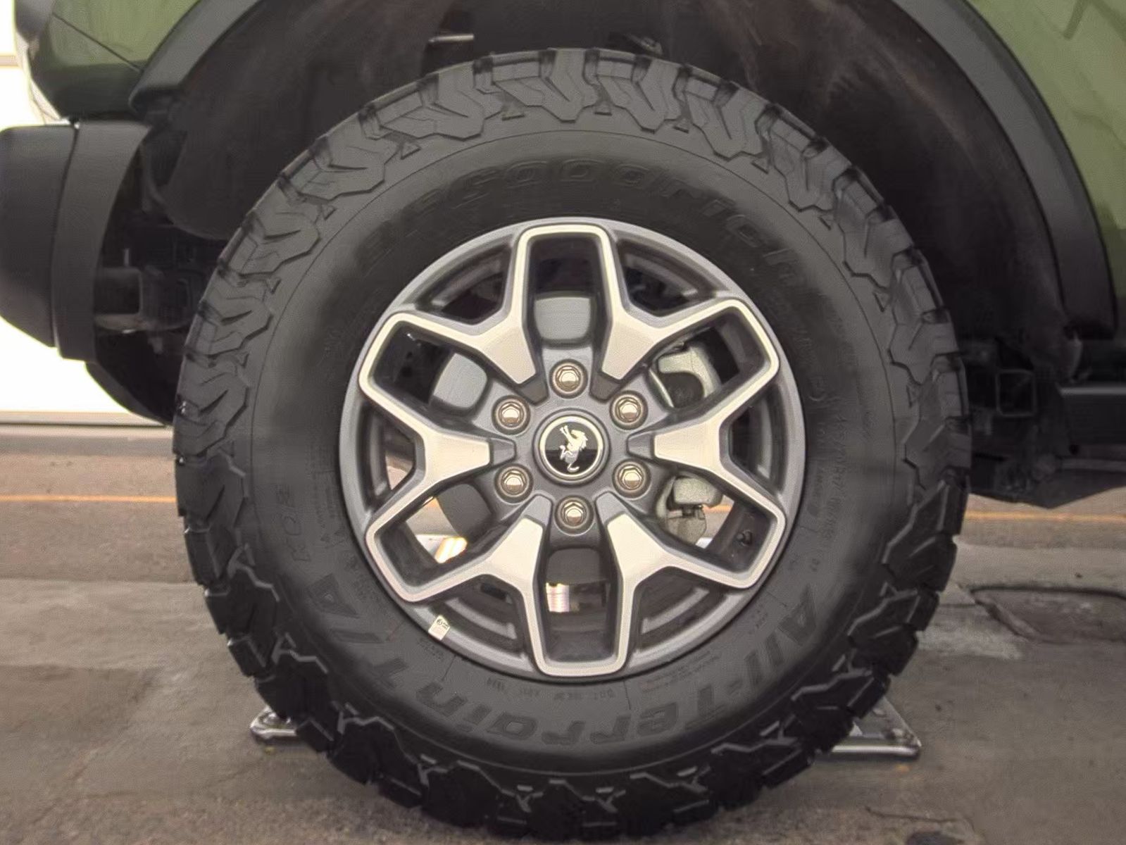 FORD BRONCO - 10