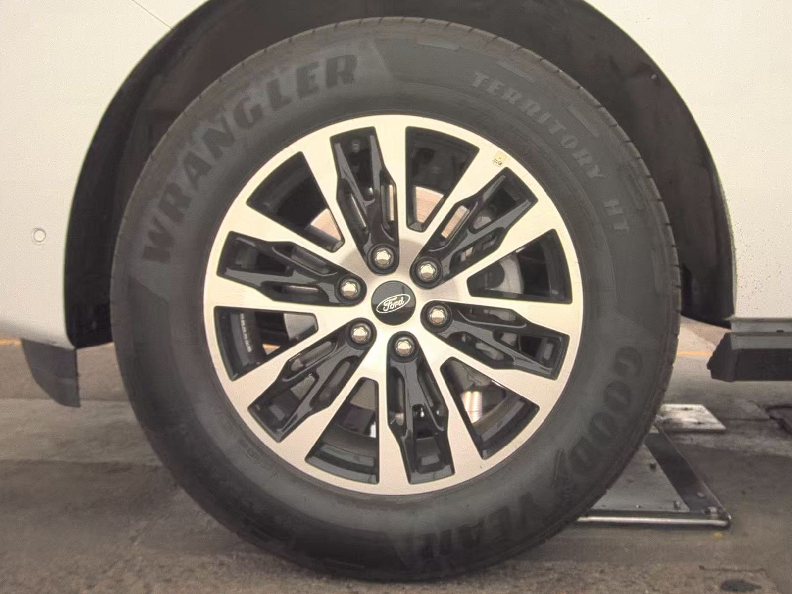 FORD EXPEDITION - 10