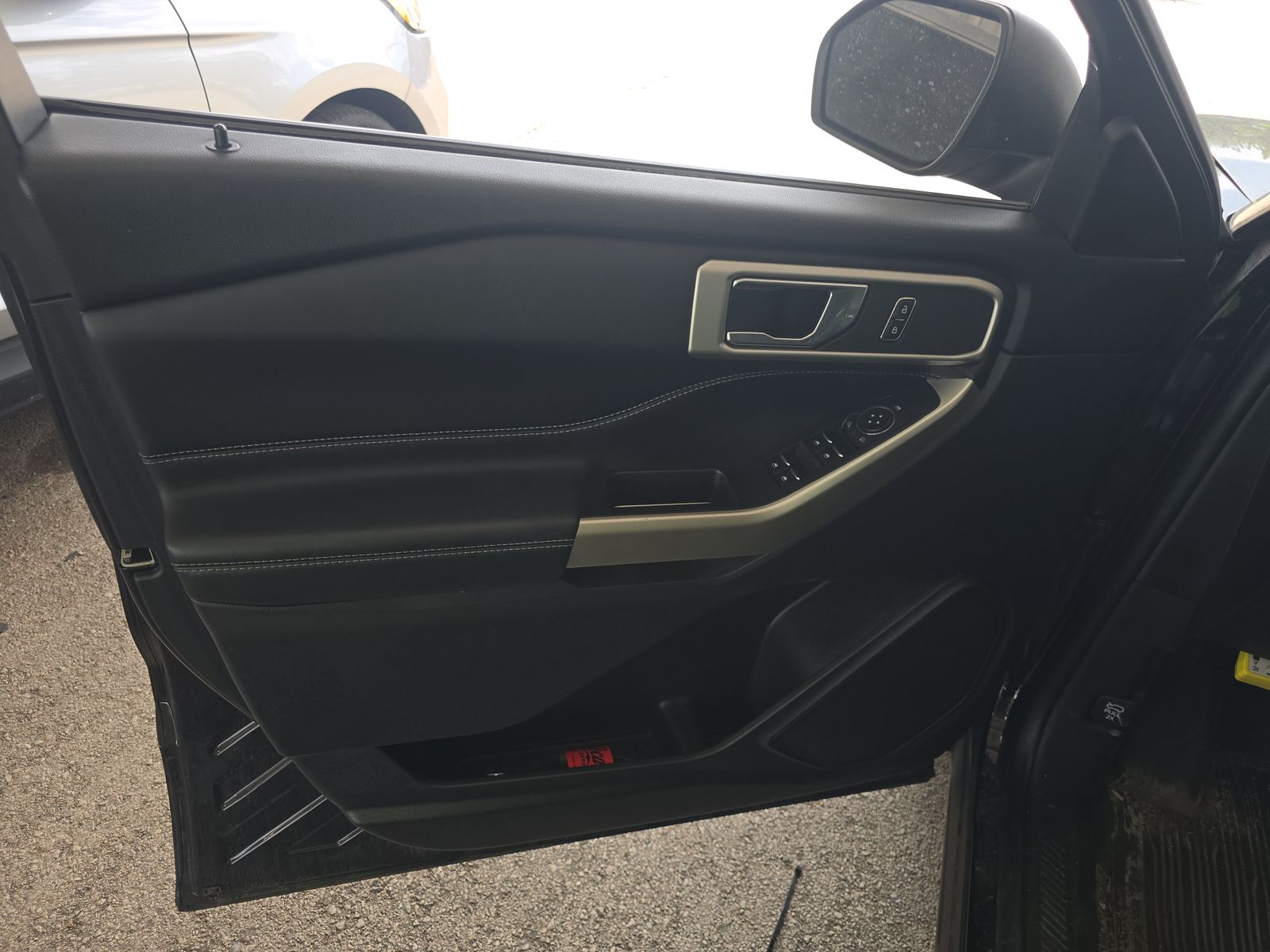 FORD EXPLORER - 10