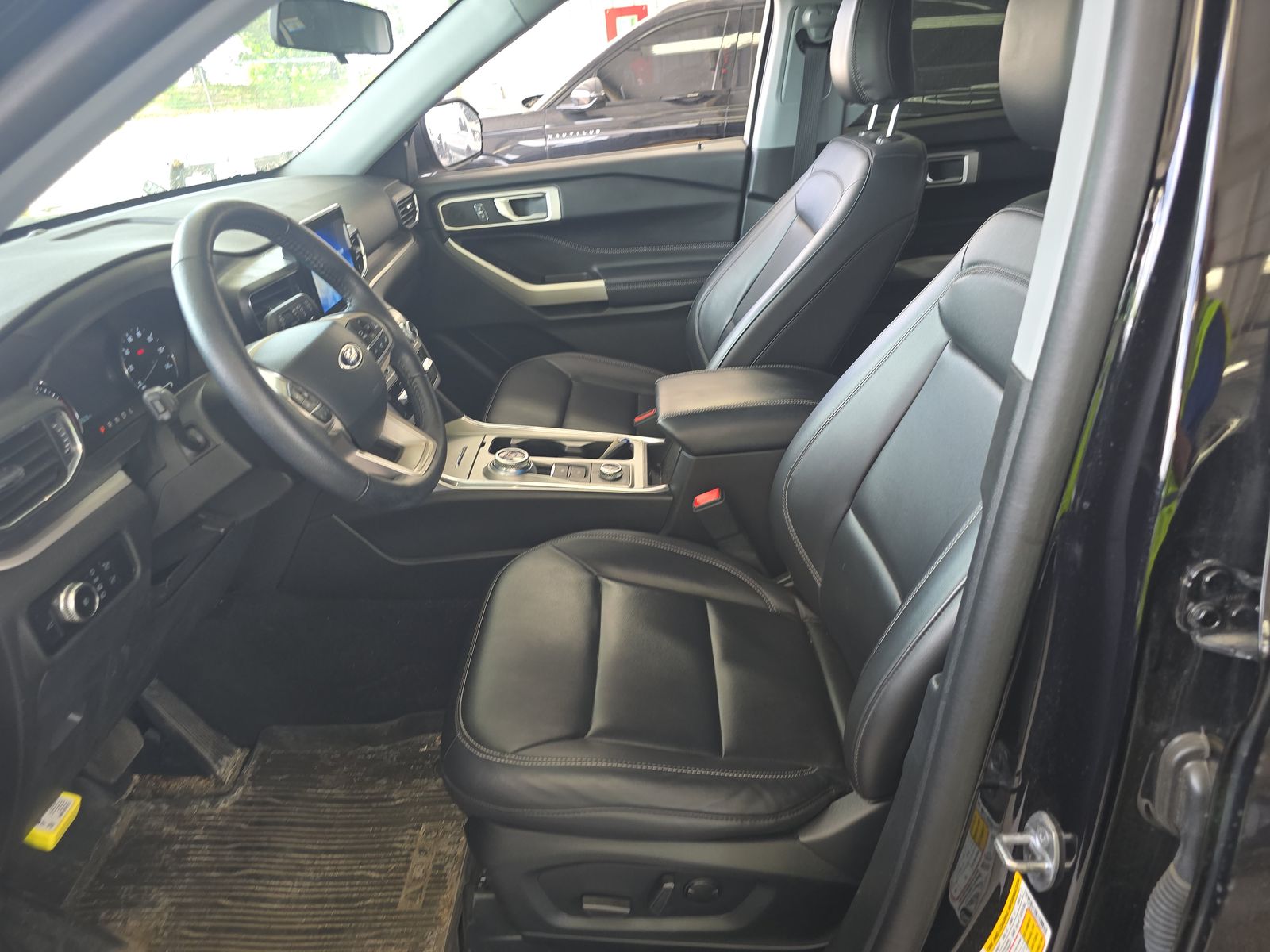 FORD EXPLORER - 8