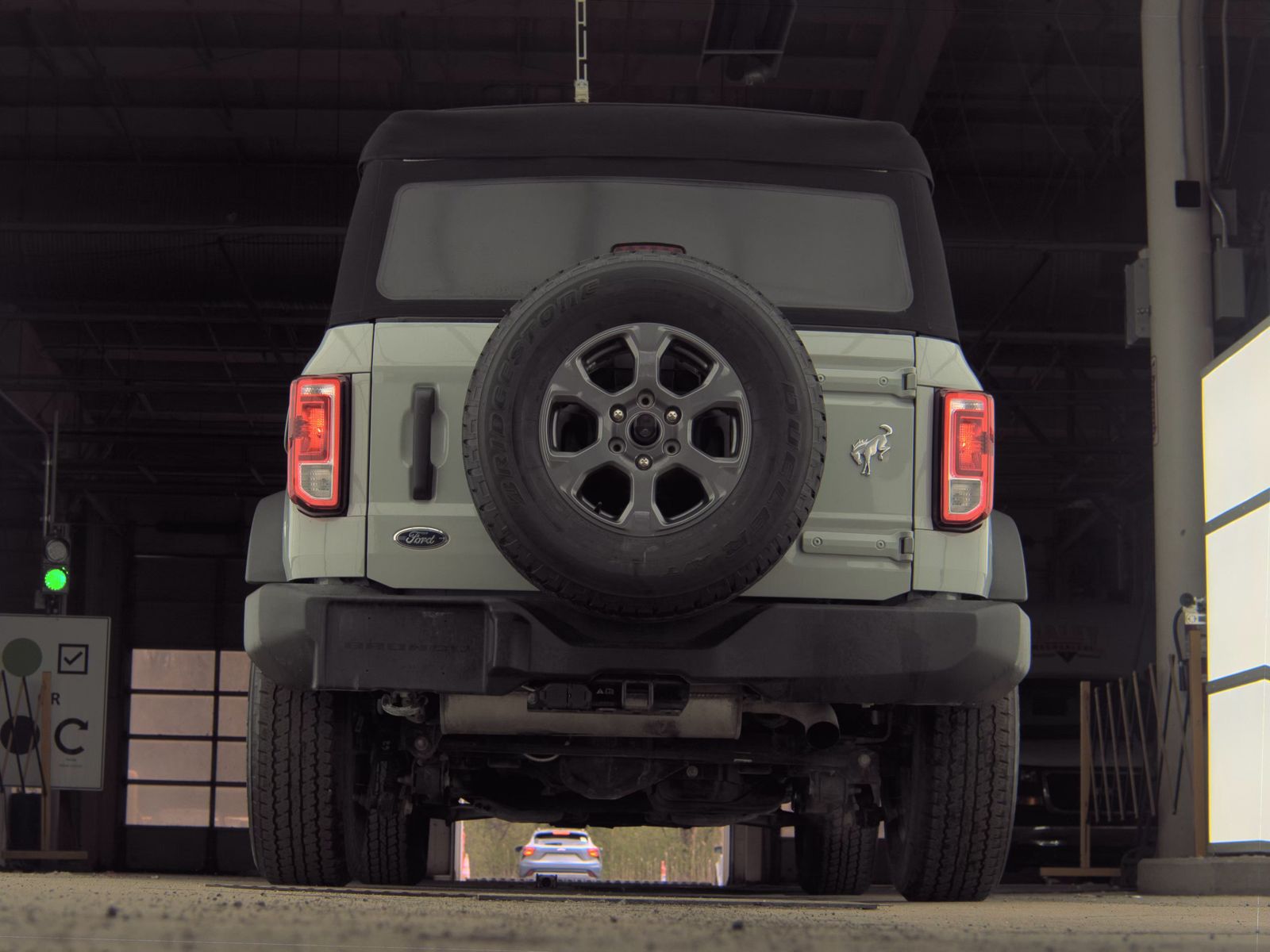 FORD BRONCO - 8