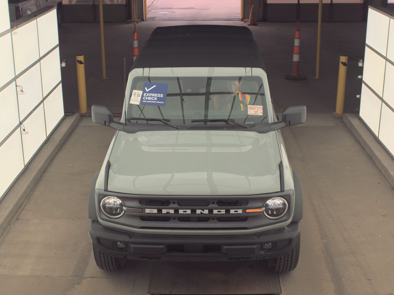 FORD BRONCO - 3