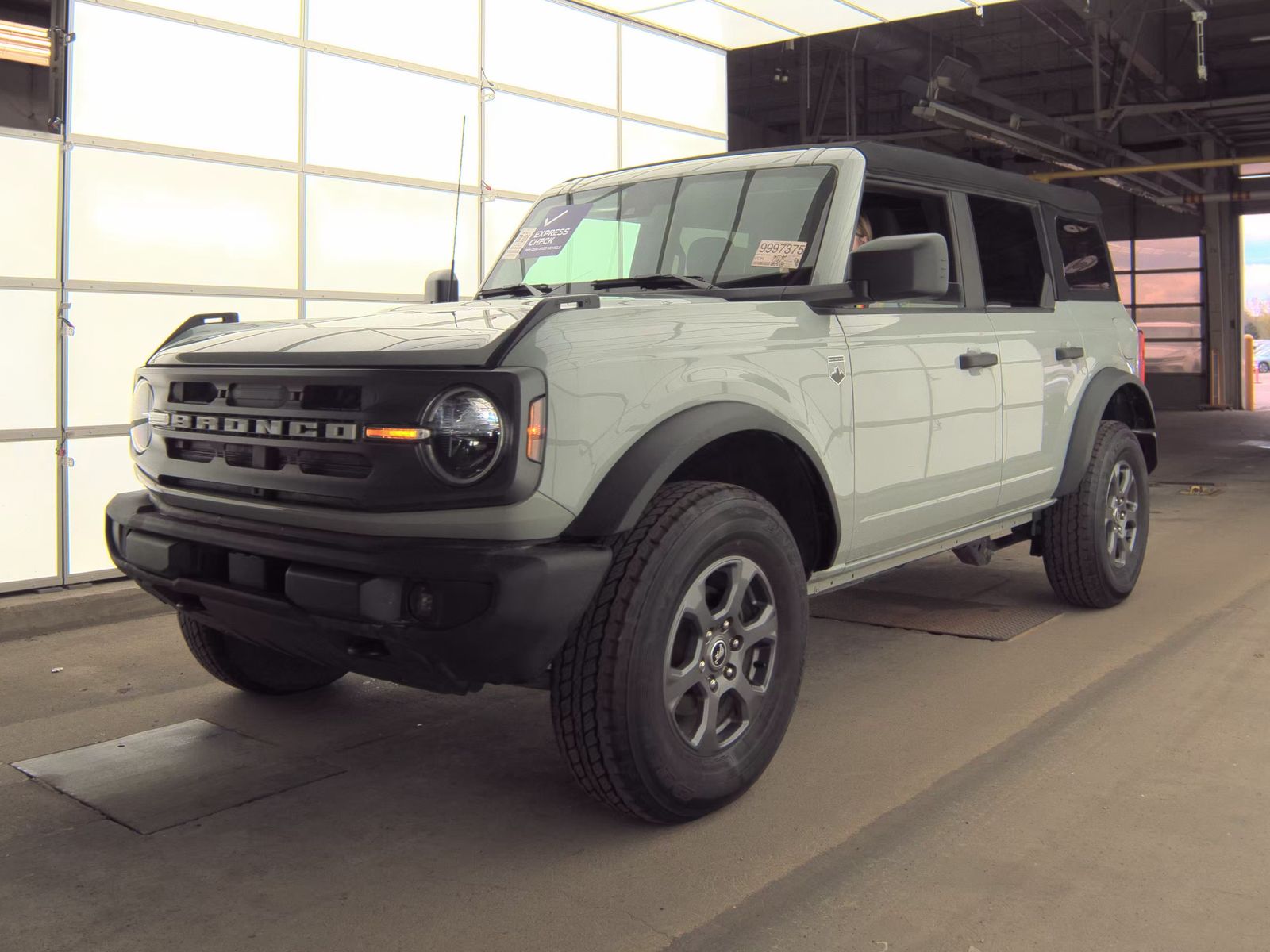 FORD BRONCO - 1