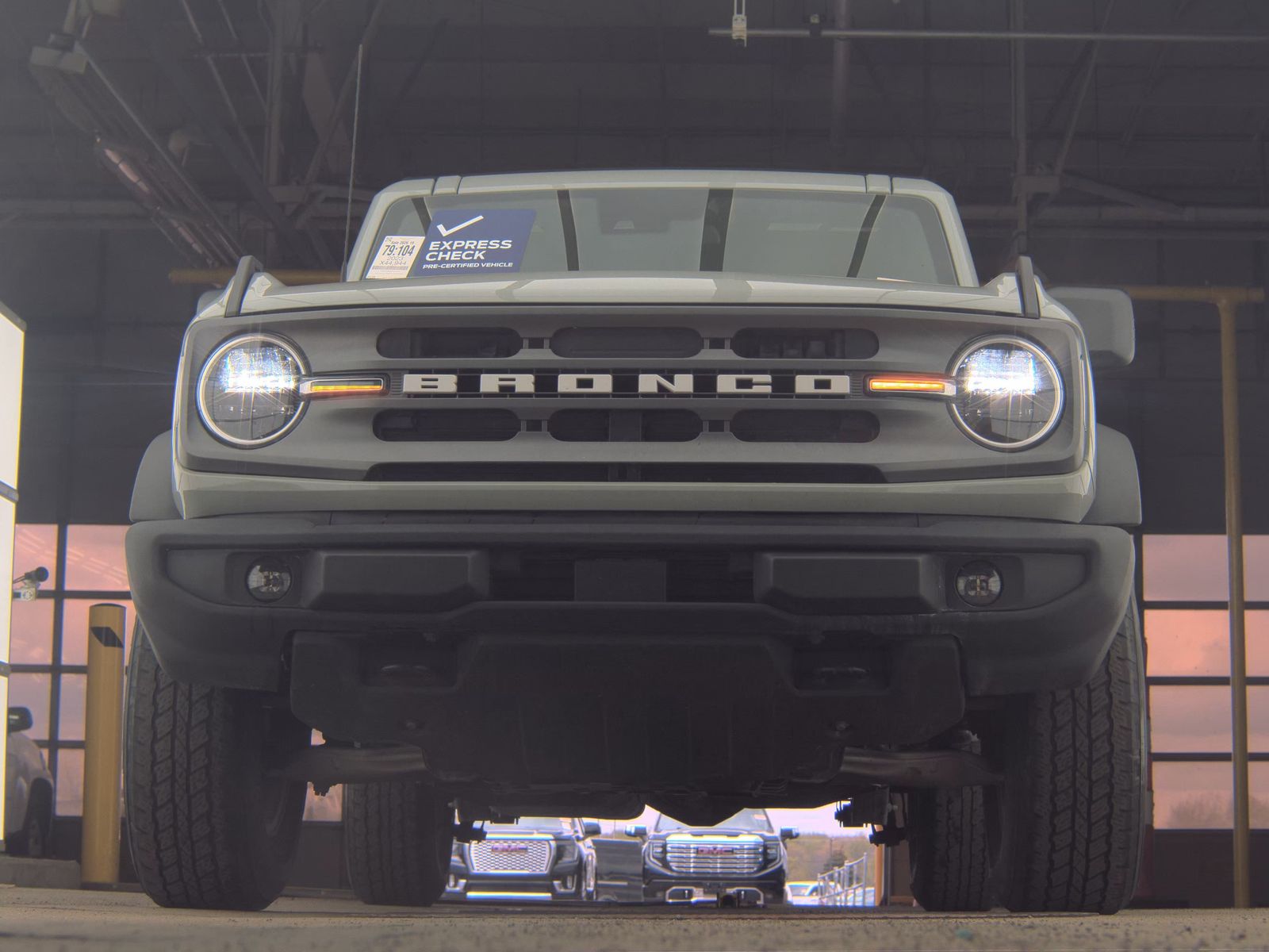 FORD BRONCO - 4