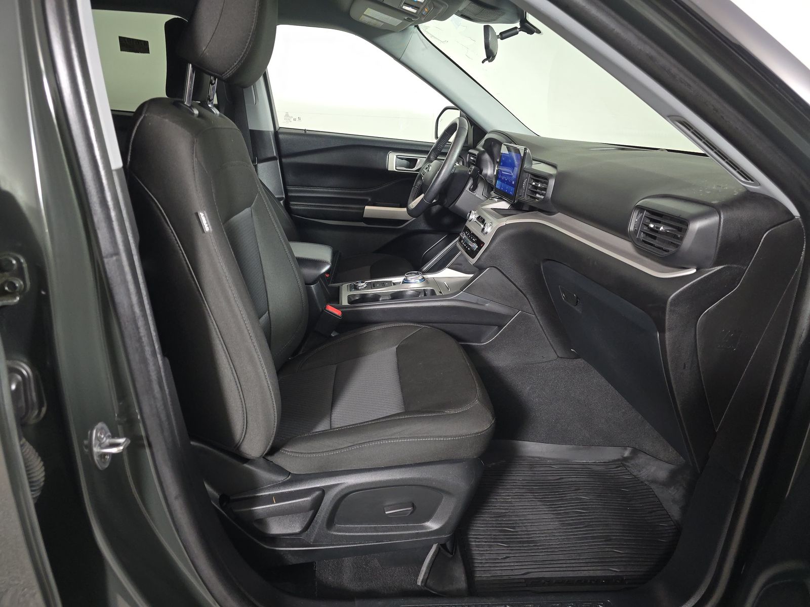 FORD EXPLORER - 9