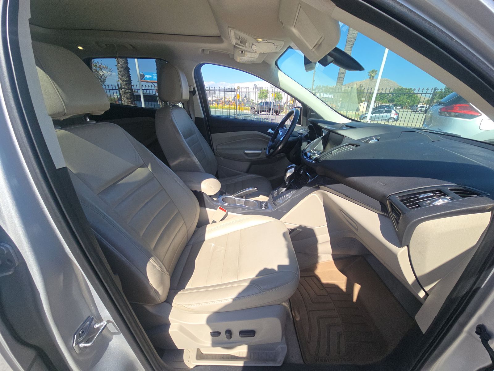 FORD ESCAPE - 9