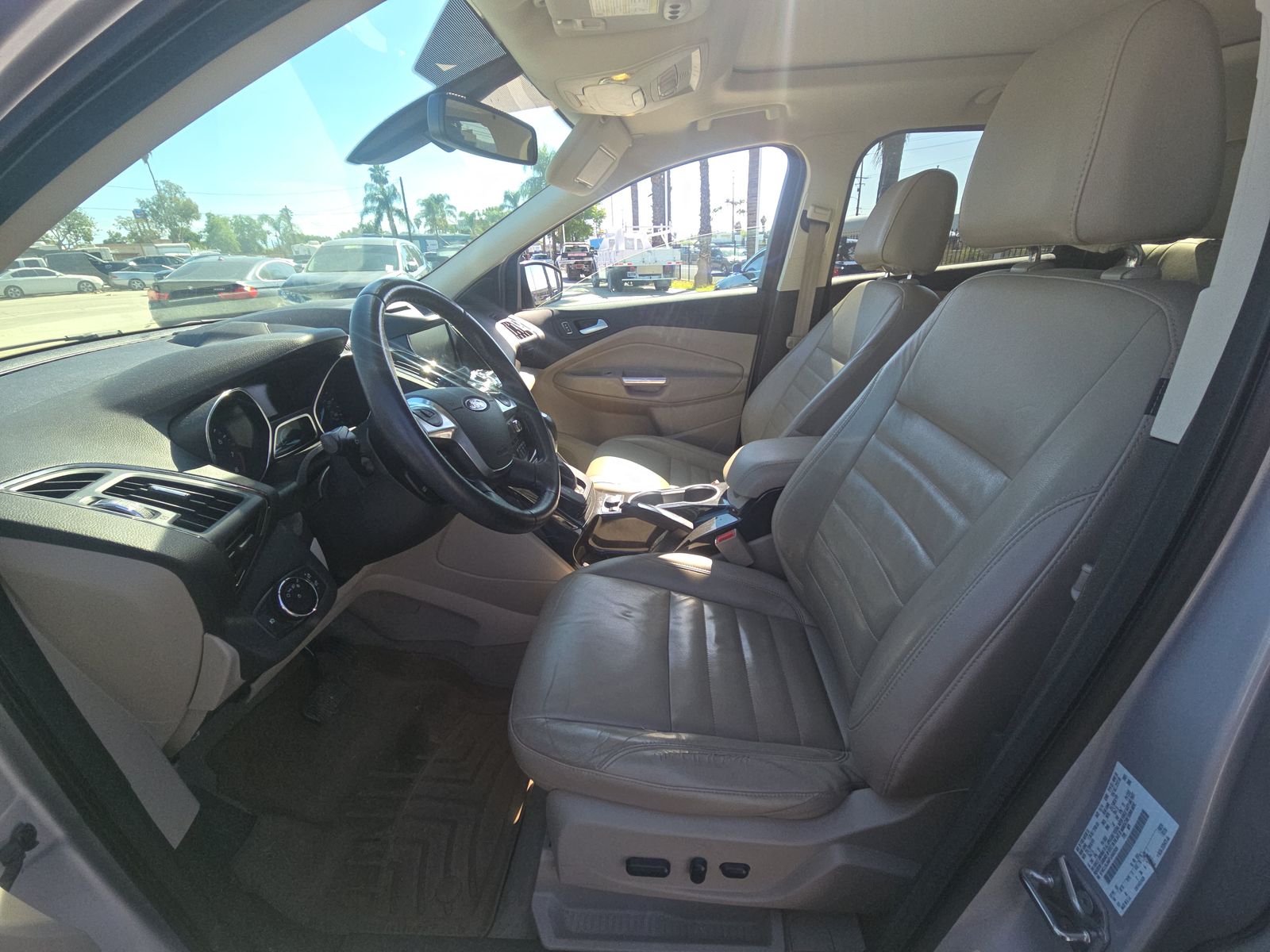 FORD ESCAPE - 8