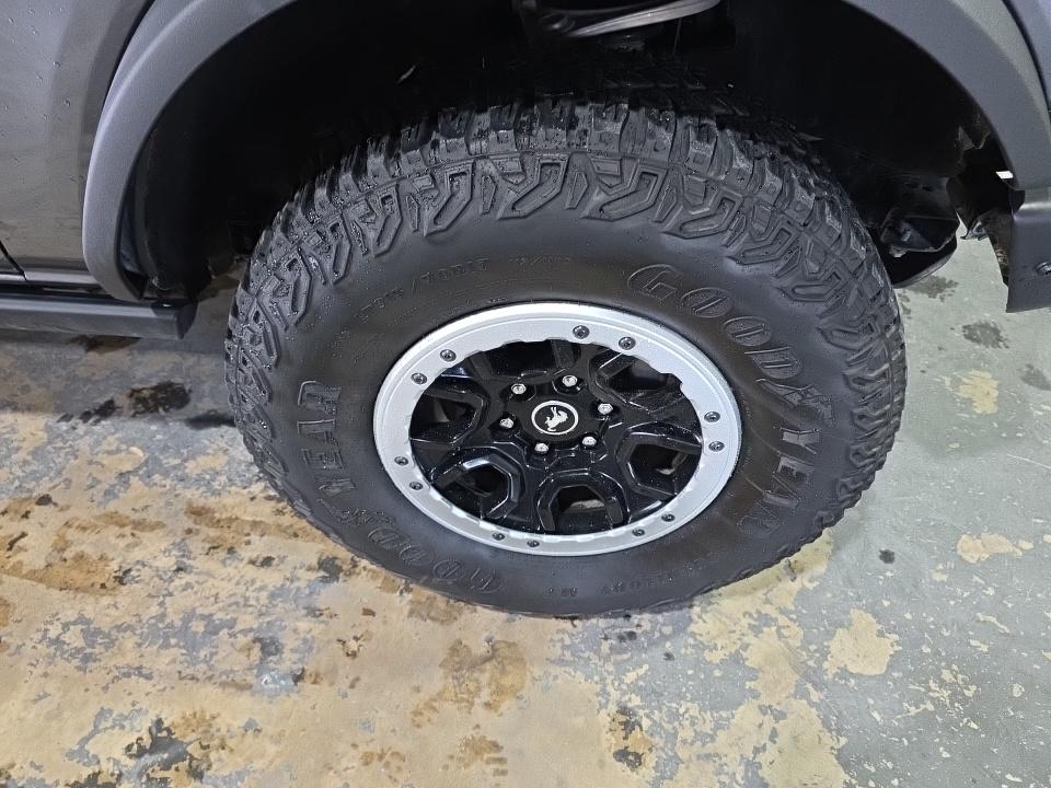 FORD BRONCO - 10