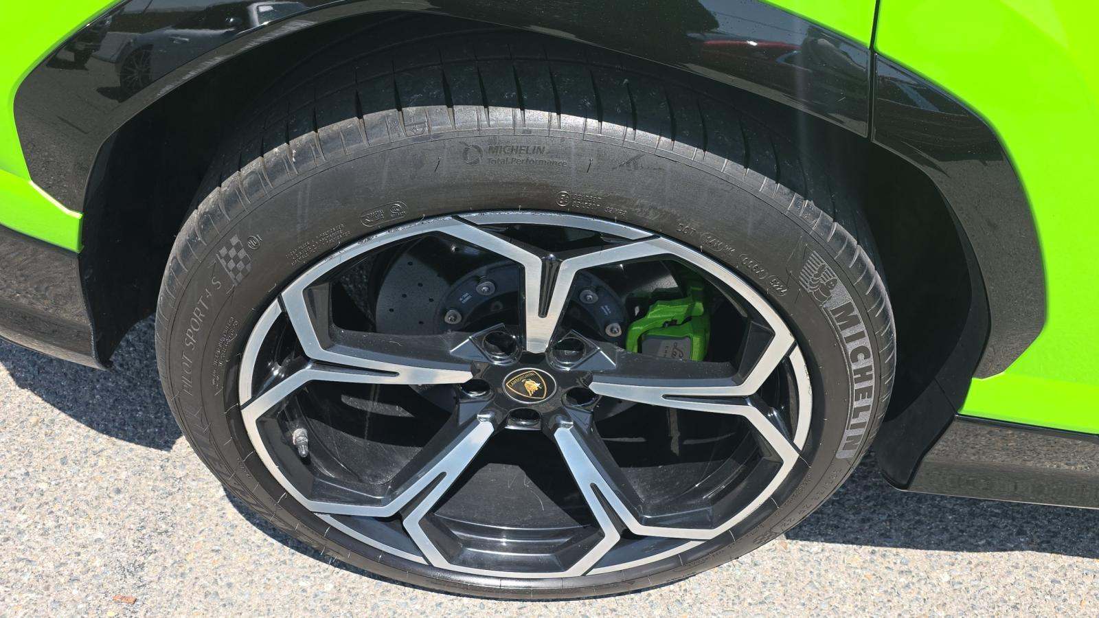 2021 Lamborghini Urus Base AWD