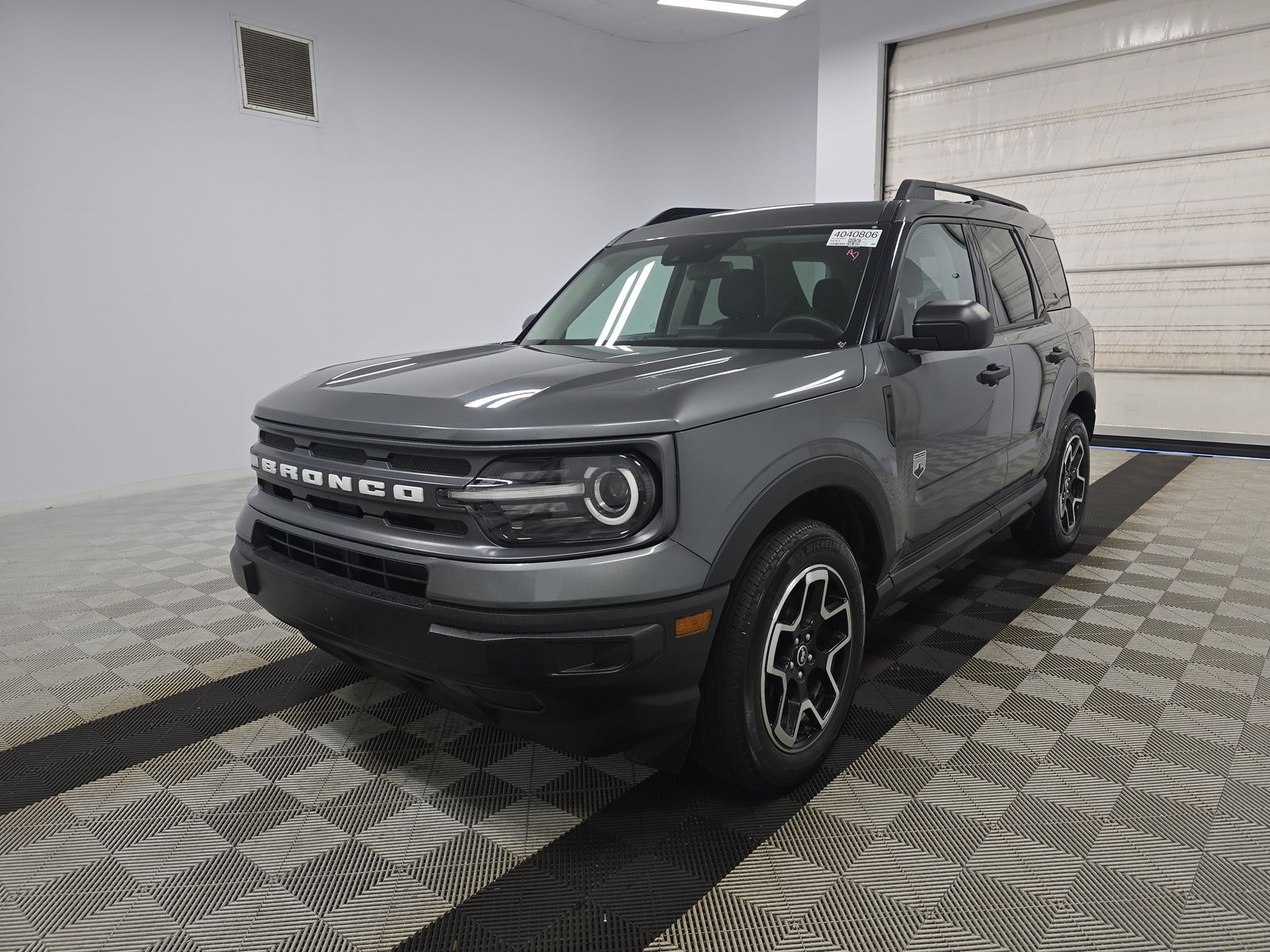 FORD BRONCO - 1